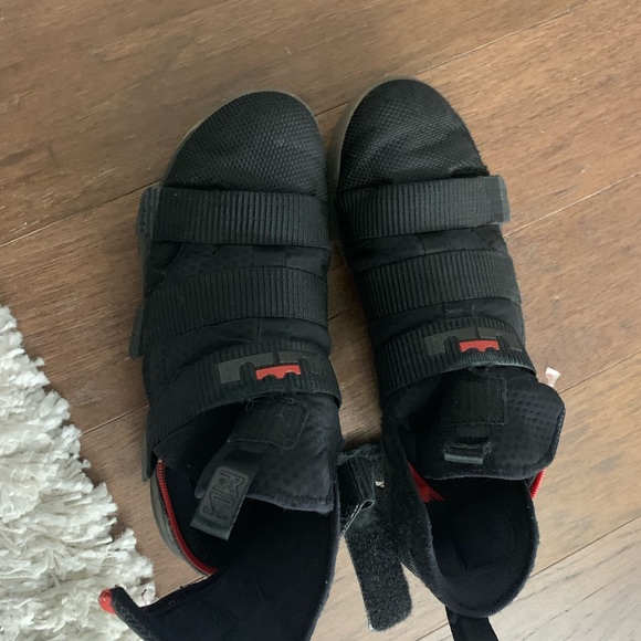 Lebron black size 12 shoes - Picture 2 of 4